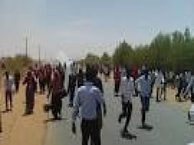 اشتباكات وحالات عنف بجامعة الامام المهدي تخلف العديد من الجرحي