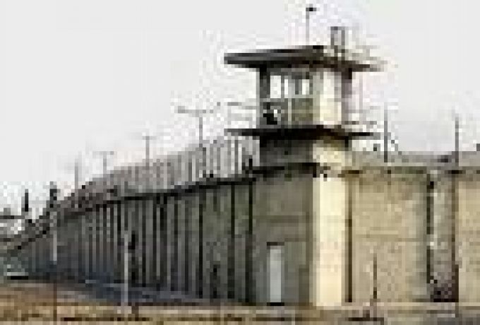 لجنة الحريات تطالب بزيارة السجون والمعتقلات السياسية