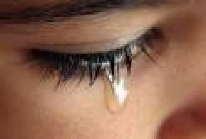 ما سبب بكاء المرأة أكثر من الرجل؟
