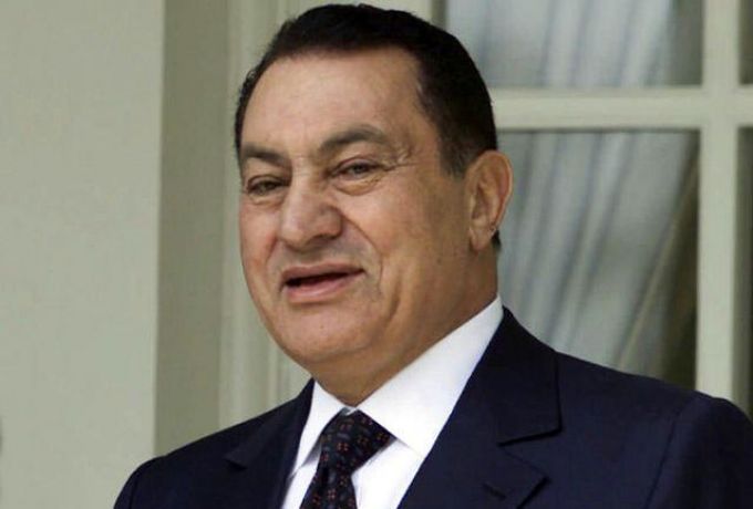 محكمة مصرية ترفض إستخراج جثة حسني مبارك!