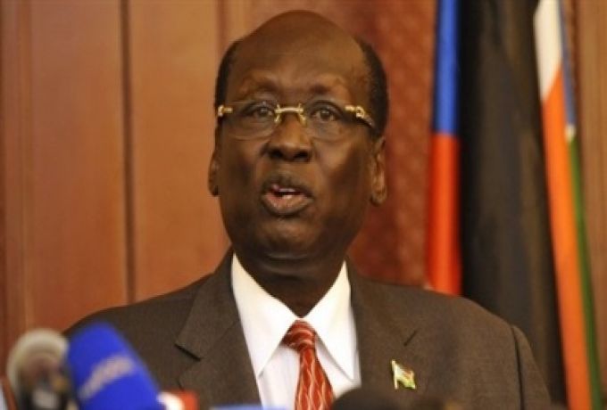 وزير خارجية جنوب السودان يصل الخرطوم للمشاركة في عيد الإستقلال
