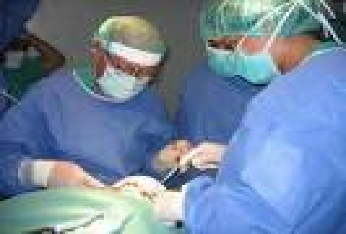 طبيب سوداني يواجه (11) تهمة بإيرلندا