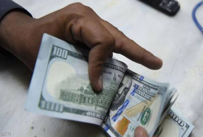 الجنيه السوداني يواصل الإنهيار أمام الدولار