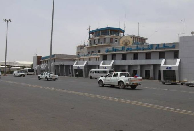 الإتحاد العربي للنقل الجوي يحذر من مخاطر أمنية بمطار الخرطوم