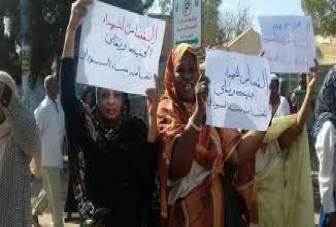 الأجهزة الأمنية تفض تظاهرة لتضامن نساء السودان وتعتقل 8 مشاركات بينهن صحفية