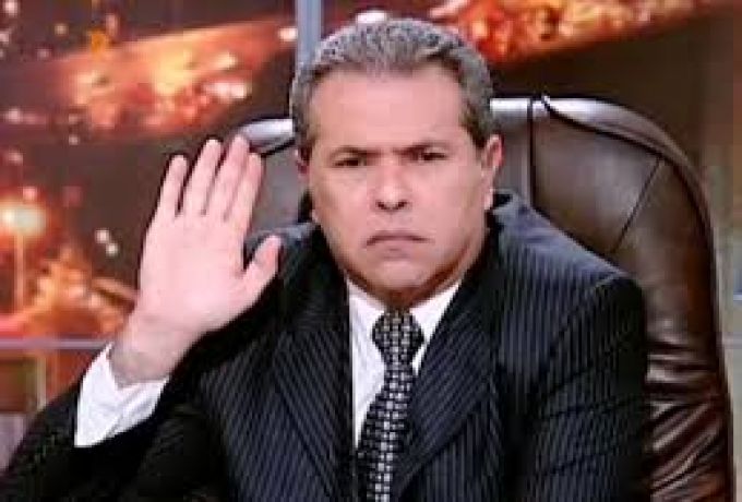 طرد توفيق عكاشة من البرلمان المصري بعد قوله للرئيس :انت جيت غلط