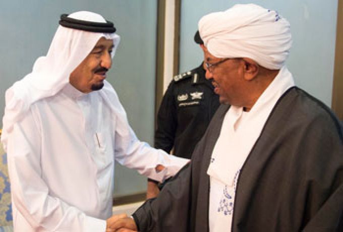 البشير يصل الرياض للمشاركة مع العاهل السعودي في ختام مناورات (رعد الشمال)