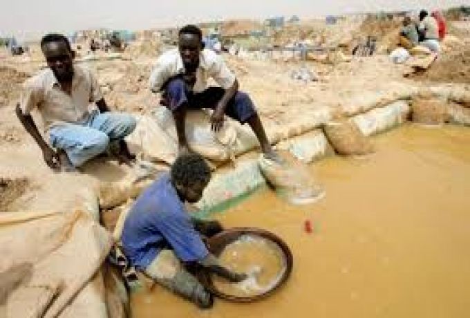 المعدنون السودانيون يواجهون الخطف والإسترقاق والموت بالحدود الغربية