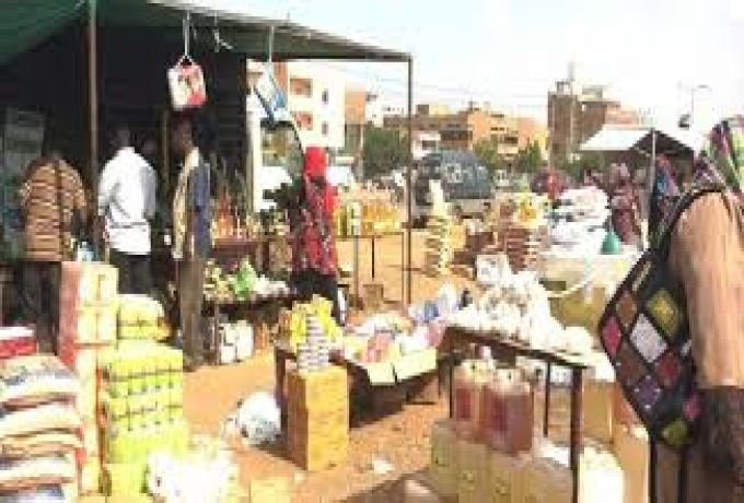 تحرير الأسعار ام توطين الفقر ؟..السودانيون يعيشون علي هامش الحياة