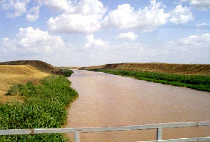 إنشاء ترعة بشرق النيل بتكلفة 150 مليون جنيه لري 240 ألف فدان