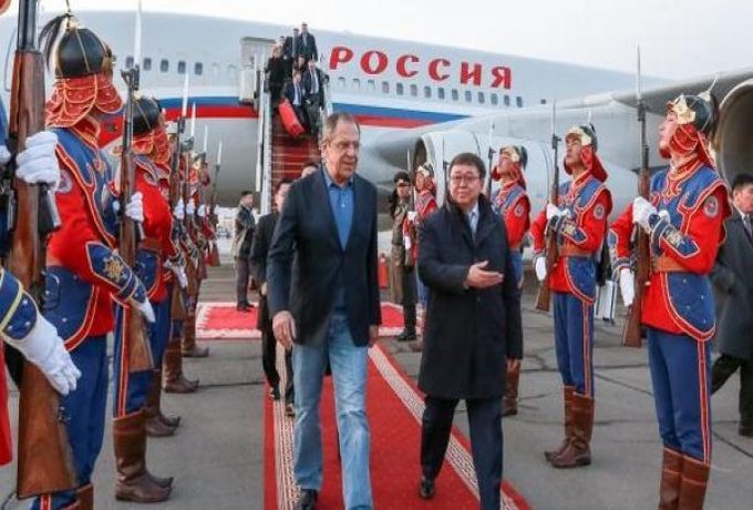 منغوليا التي أزعجها جينز وحذاء وزير الخارجية الروسي