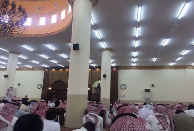 سوداني ينقذ الموقف بمسجد بالسعودية بعد تغيب الخطيب