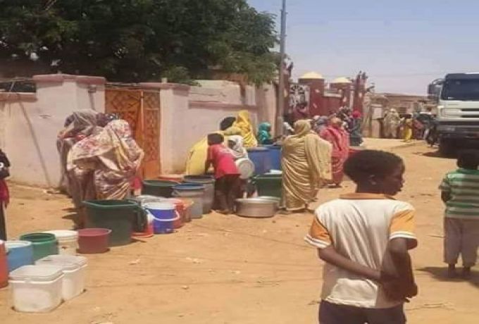 صحف عربية :العاصمة السودانية تعاني نقصاً حاداً في الوقود والمياه