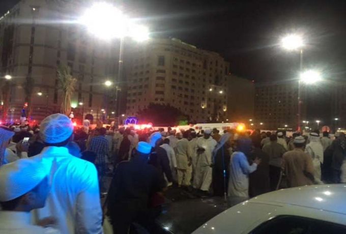 السعودية: 3 تفجيرات انتحارية قرب الحرم النبوي وبالقطيف