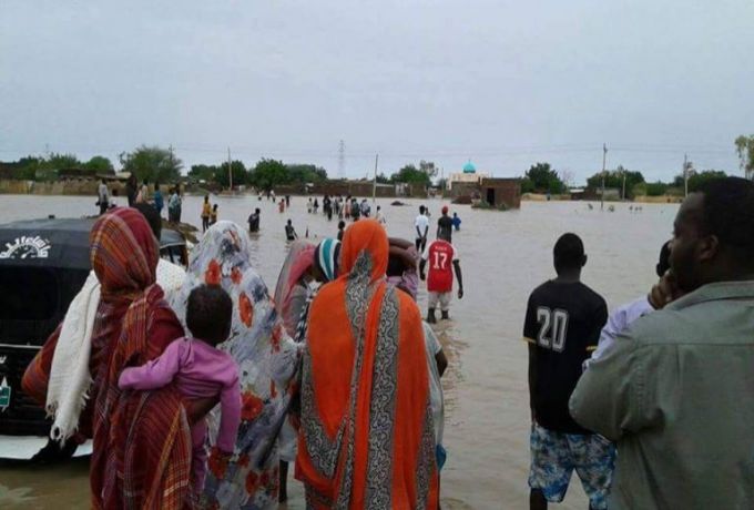 سكاي نيوز :شلل في الخرطوم بسبب الامطار والسيول !