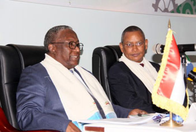 السودان وإثيوبيا يوقعان علي إتفاقيات حول الطرق والزراعة والموانئ
