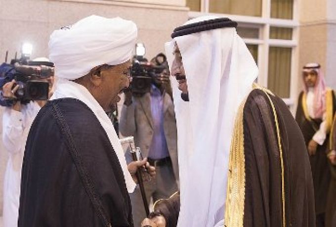 البشير يعود من الرياض ويستقبل الرئيس الكيني