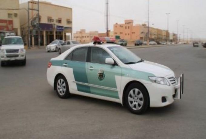 السعودية .. وضع الاطفال في المقعد الأمامي للسيارة مخالفة مرورية