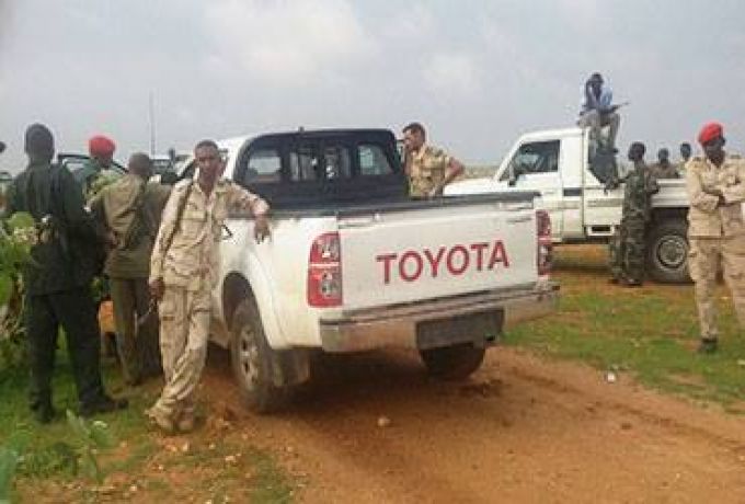 مجموعة مسلحة تفرج عن 4 موظفين سودانيين يعملون في (يوناميد)