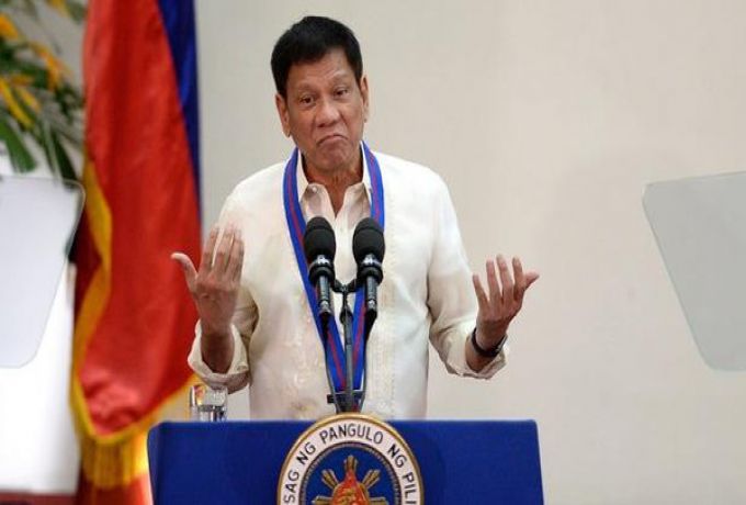 جديد رئيس الفلبين : رميت شخصاً من هليكوبتر دون رفة جفن