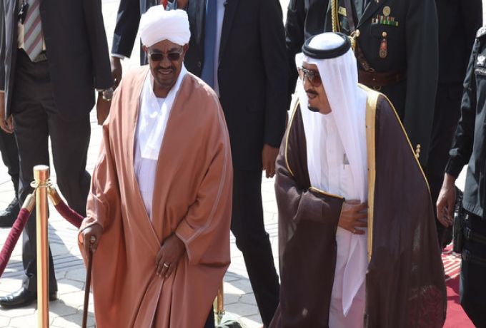 الملك سلمان يهنئ البشير برفع العقوبات ،والسودان يشيد بالدور السعودي