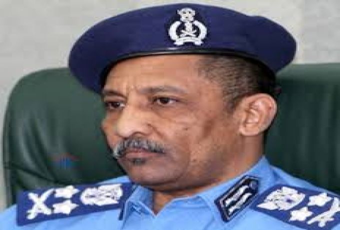 مدير الشرطة يرفض التعليق علي إستقالة وزير الداخلية