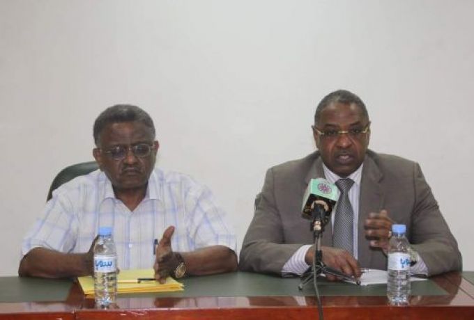 إتحاد كرة القدم السوداني يتسلم النظام الأساسي الجديد