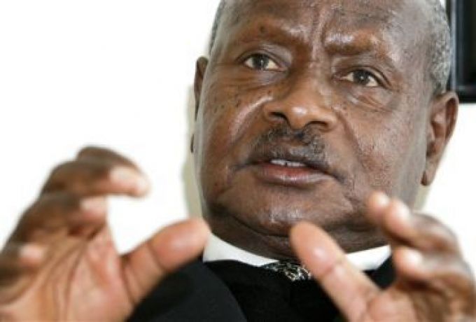 رئيس الإستخبارات الأوغندي :إطلاق سراح الأسري تم برعاية موسيفني