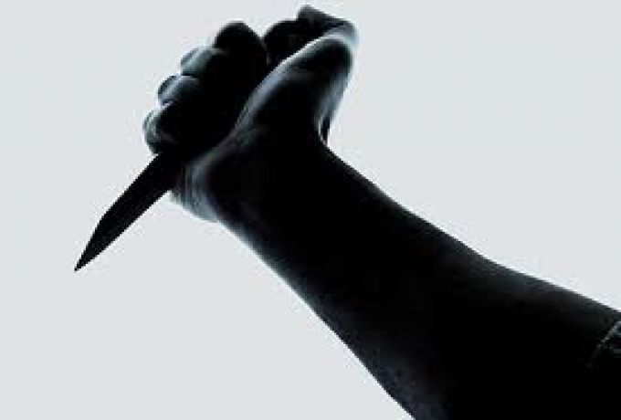 مواطن يلقي حتفه بسكين جاره بسبب حرقه (الأوساخ)
