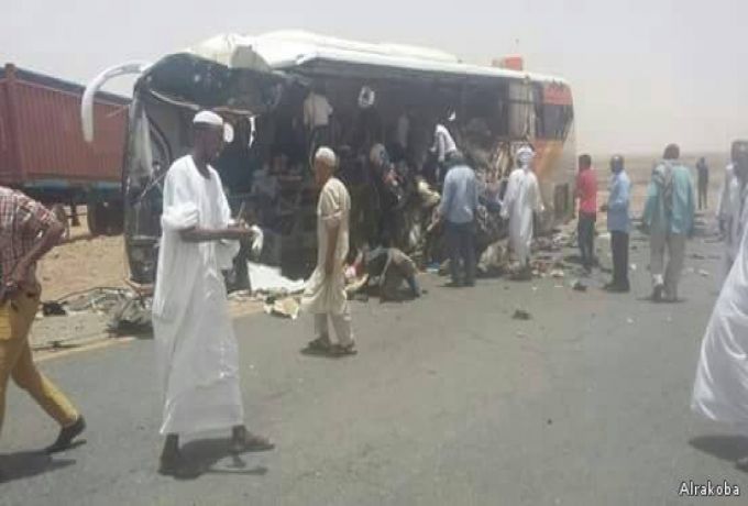 صورة ..حادث مروع يودي بحياة 23 ويصيب 18 بطريق بورتسودان