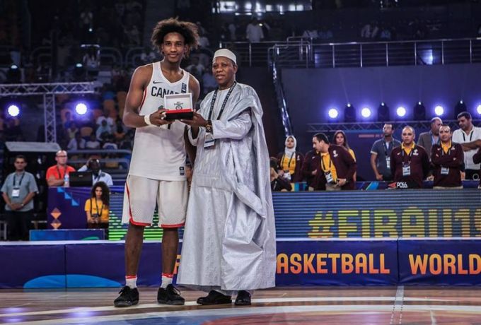 ابوهيف السوداني يقود كندا الي اكبر إنجاز في كرة السلة