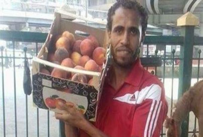 مأساة أفضل لاعب مصري في مونديال ايطاليا "يبيع فاكهة"