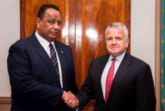 غندور يبحث مع مسؤولين أمريكيين رفع العقوبات عن السودان