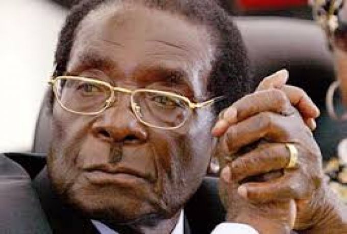 موغابي يتحدي المحاولة الإنقلابية ويتمسك بالسلطة