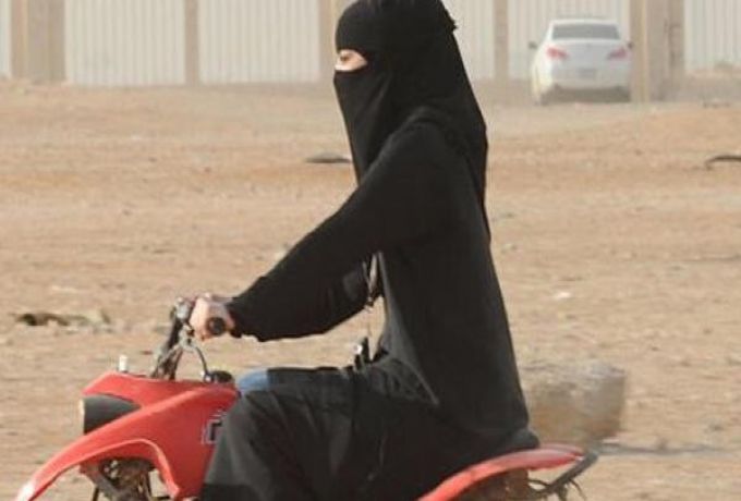 السعودية ..السماح للمرأة بقيادة الدراجات النارية والشاحنات