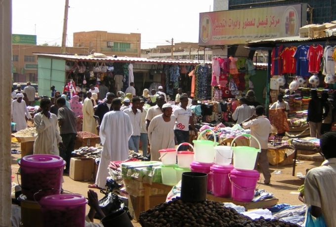 الحكومة السودانية: هذه السلع معفية وينبغي "نزول" أسعارها