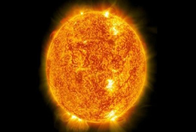 علماء الفلك: وزن الشمس يقل تدريجيا