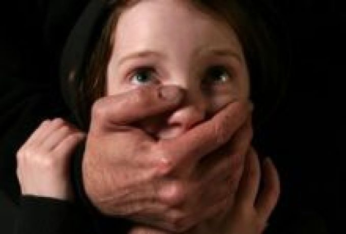 اعتقال قاتل ومغتصب الطفلة زينب والكشف عن هويته