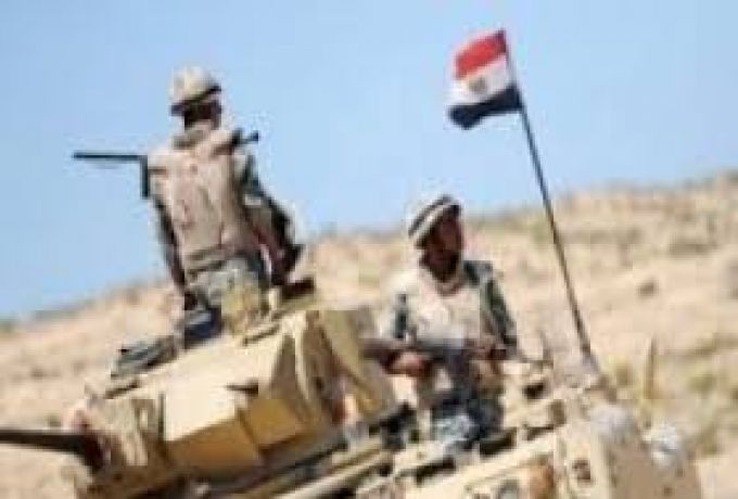 قوات مصرية تنهب شاحنة بضائع داخل الحدود السودانية