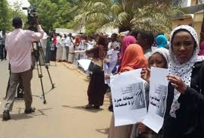 "جنيه الكرامة" يساعد علي اطلاق سراح صحفيين سودانيين