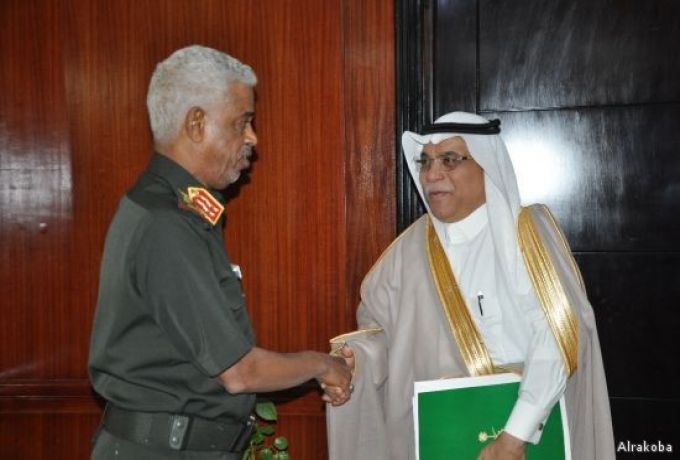في لقاء بوزير الدفاع ، السفير السعودي يشيد بتضحيات الجيش السوداني
