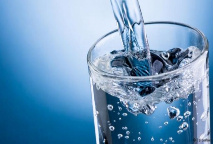 10 فوائد عند شرب الماء علي معدة خاوية