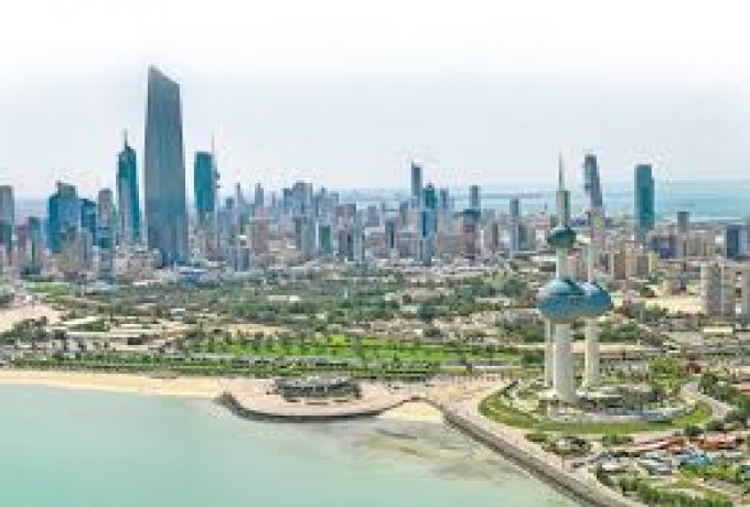 الكويت تستغني عن 10 آلاف من العمالة الوافدة