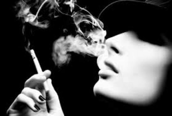 دراسة: ازدياد نسبة السودانيات المدخنات للتبغ