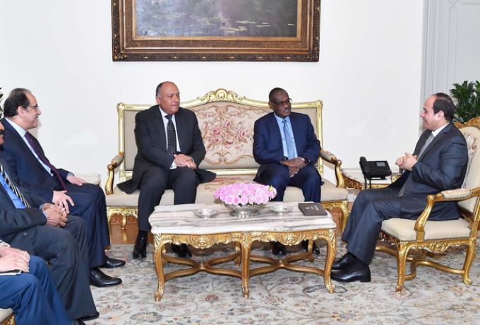 السيسي يزور السودان في اكتوبر لعقد لقاء قمة مع البشير
