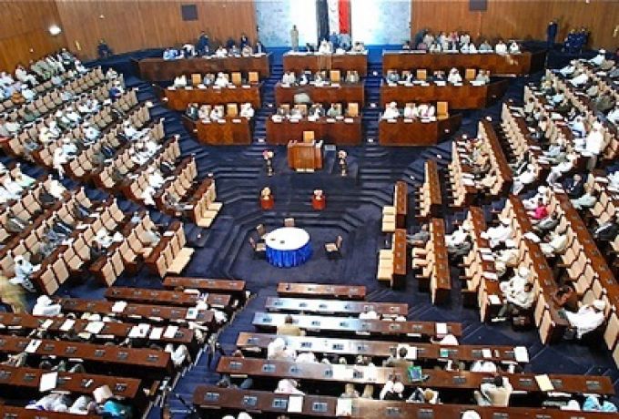 حزب سياسي يقترح تقليص أعضاء البرلمان وانتخاب الولاة