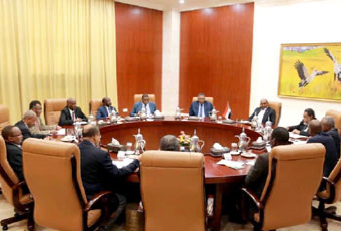 السودان يطرح مشروعات انتاج النفط والمعادن والزراعة للدعم السعودي