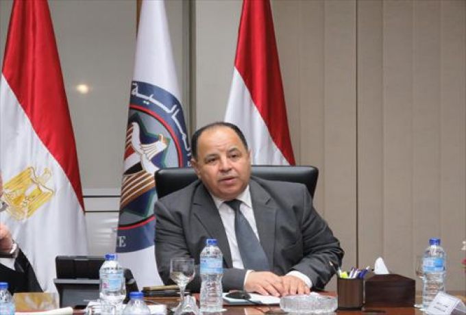 وزير المالية المصري : "السودانيين بياخدوا رواتبهم في شوالات"