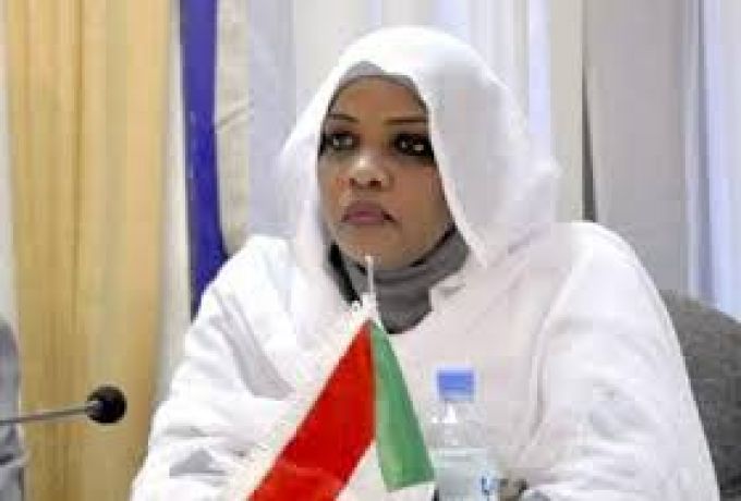 أقوي رد "إسفيري" من وزيرة علي ناشط سياسي اتهمها بالفساد