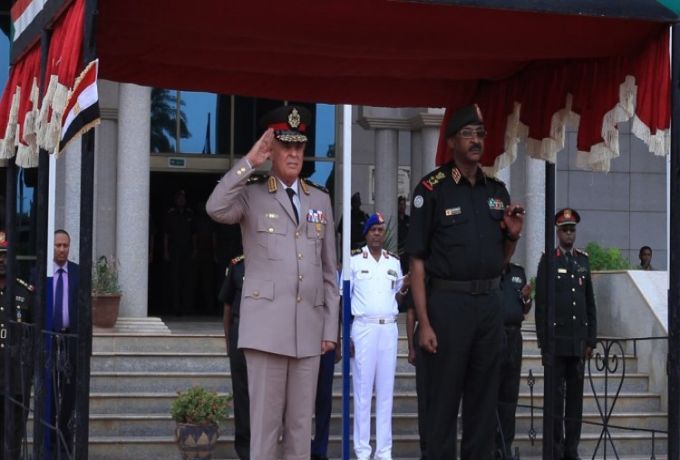 اتفاق سوداني ـ مصري "عسكري" لضبط الحدود ومكافحة تهريب السلاح والمخدرات